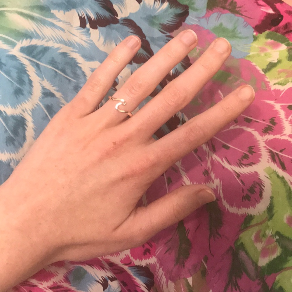 3/$15 Rose Gold Wave Ring Minimalist Beach Ocean - Picture 2 of 2